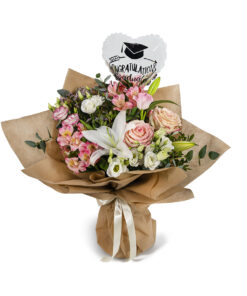 Μπουκέτο με Ροζ και Λευκά λουλούδια και Μπαλόνι